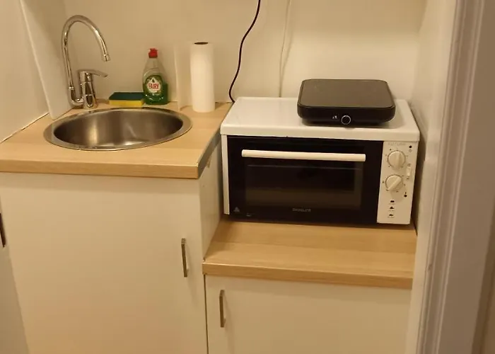 Amerikis Street 1 Bedroom Apartment